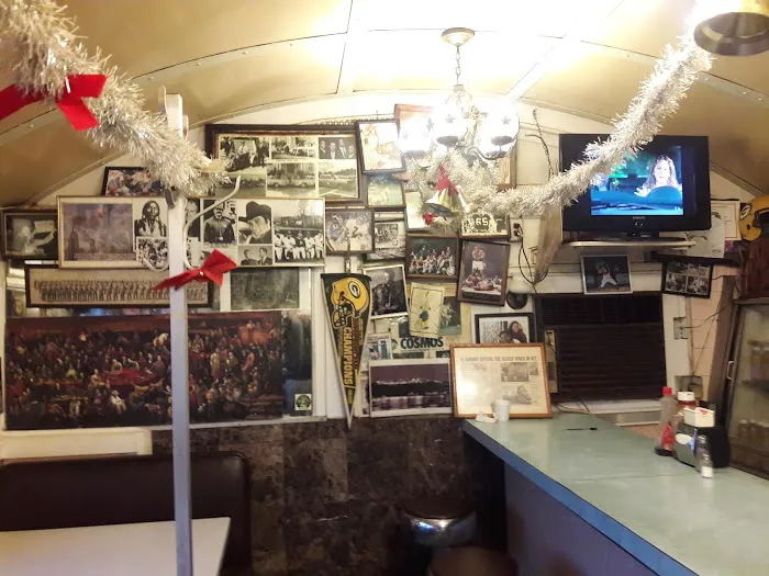 Dumont Crystal Diner Picture 4