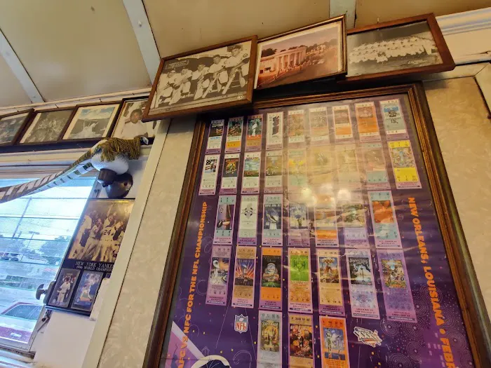 Dumont Crystal Diner Picture 10