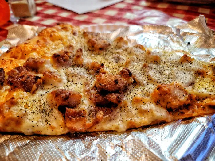 Italian Connection Pizza Picture 6
