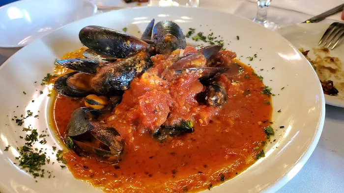 Alessandro's Trattoria E Pizzeria Picture 8