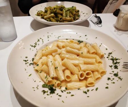 Alessandro's Trattoria E Pizzeria