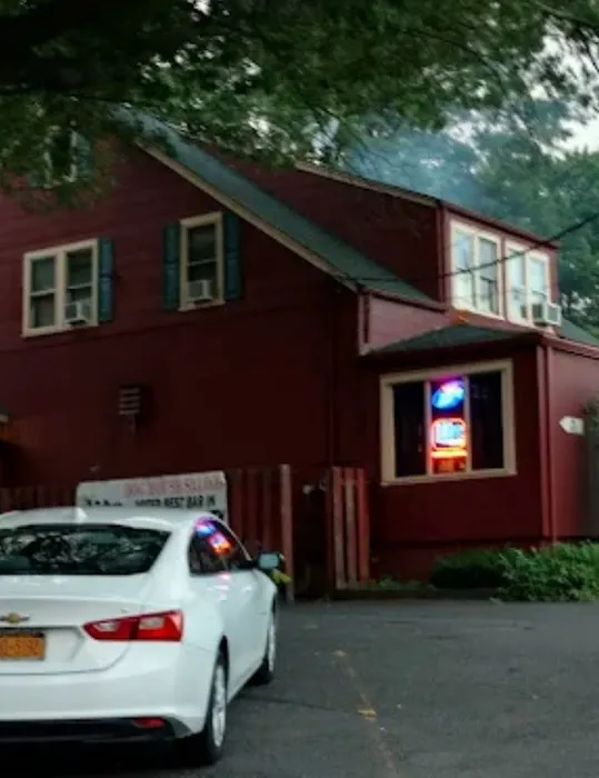 Dog House Saloon & Grill Picture 7