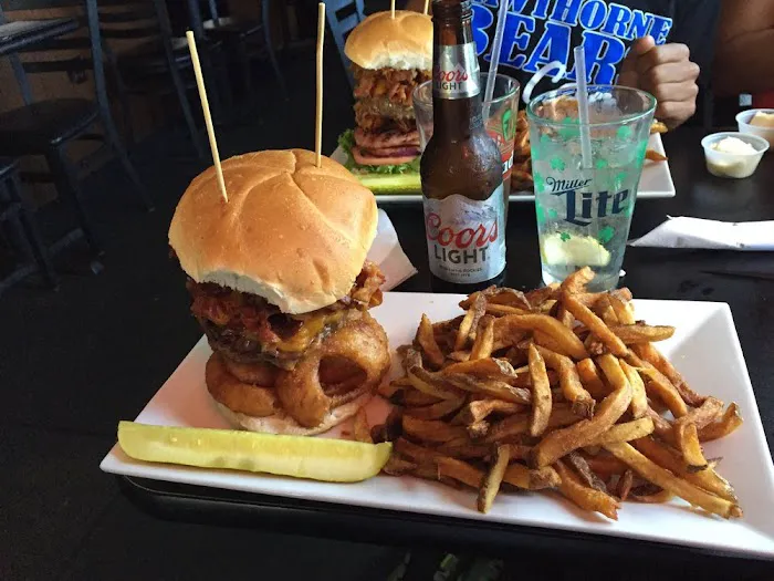 Dog House Saloon & Grill Picture 8