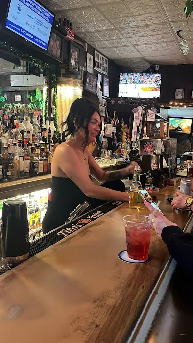 Lou's Tavern Picture 5