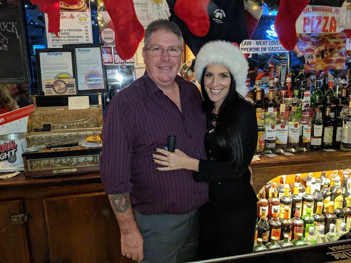 Lou's Tavern Picture 2