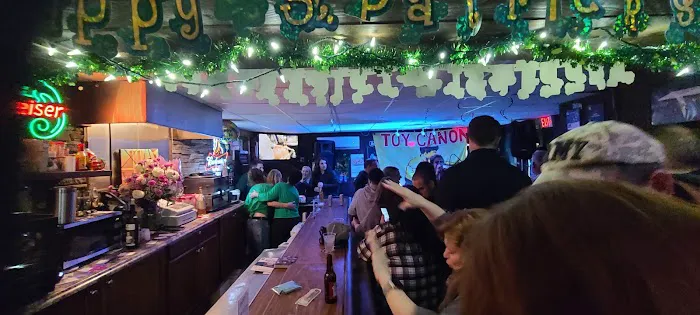 Lou's Tavern Picture 4