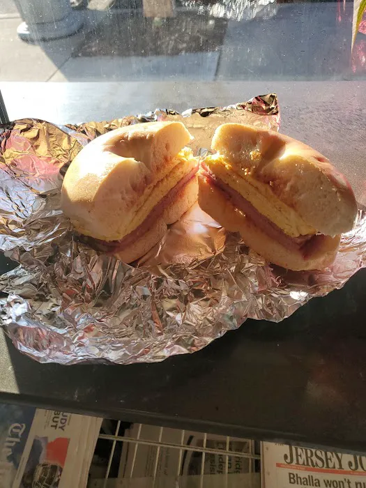 West Hills Deli Picture 5