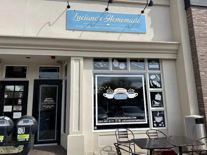 Luciano's Pizzeria & Baked Goods Picture 5