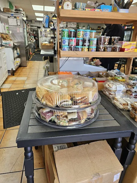 Gianna's Family Deli Picture 10