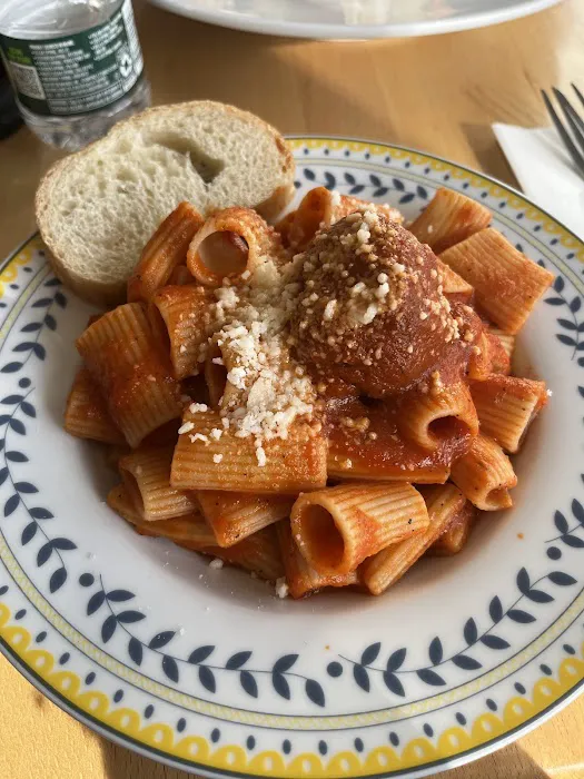 Bacione Pasta Shop Picture 4