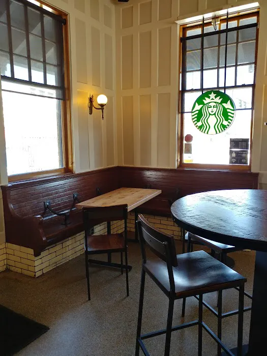 Starbucks Picture 3