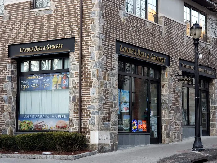 Lunde's Deli & Grocery Picture 4