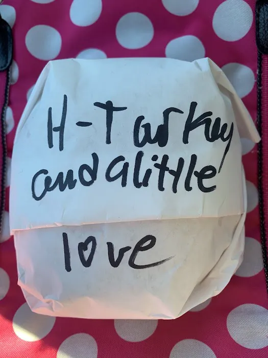 Lunde's Deli & Grocery Picture 1