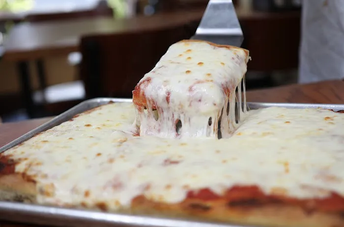 Gino’s Pizza Picture 3