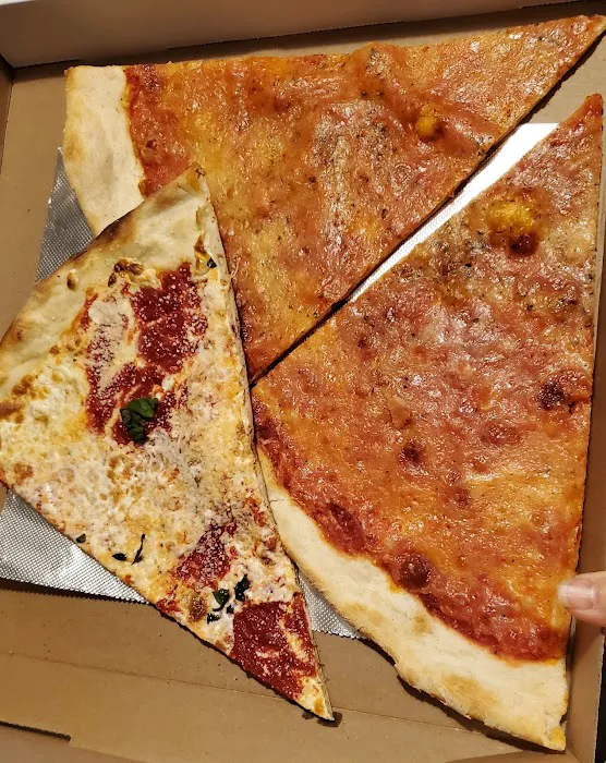 Cosimo & Johnny's Pizzeria Picture 6