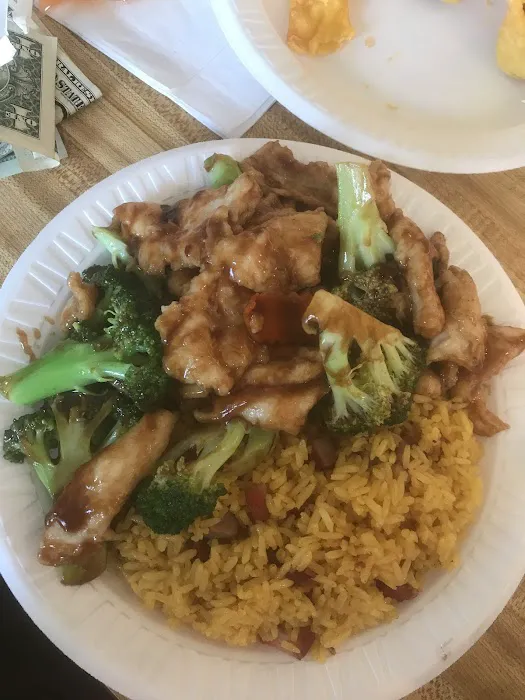 L & T Chinese Kitchen Picture 1