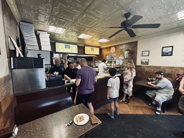 Crestwood Pizza Picture 1