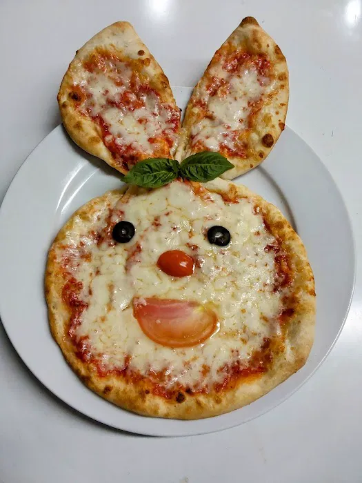 Mezzaluna Pizzeria & Restaurant Picture 7