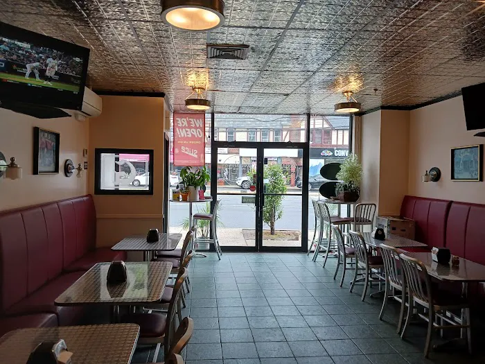 Mezzaluna Pizzeria & Restaurant Picture 4
