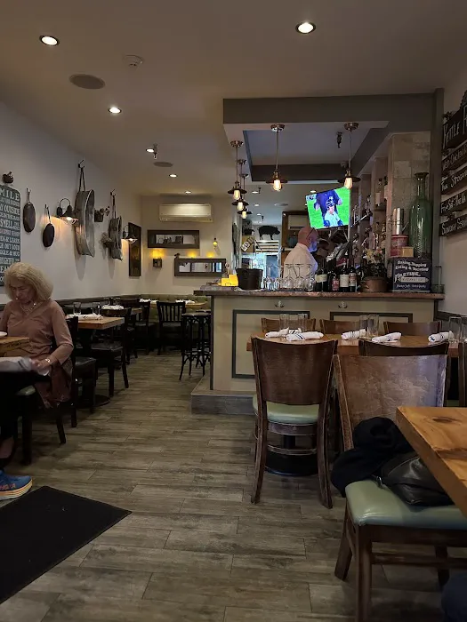 Copper Kettle Cafe Picture 7