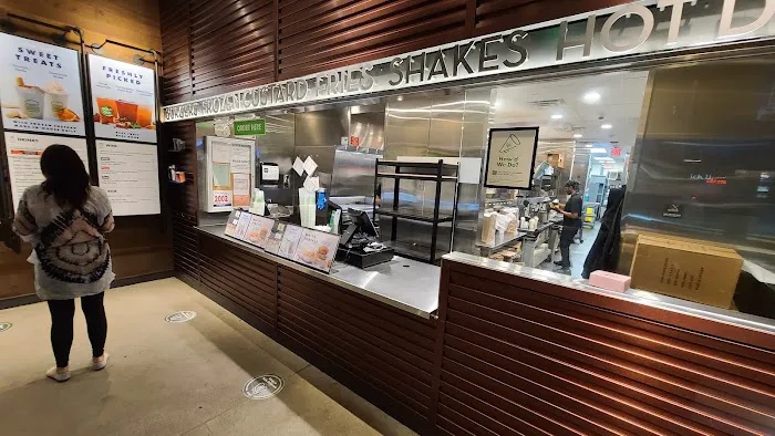 Shake Shack Hartsdale Picture 1