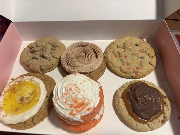 Crumbl - White Plains Picture 8