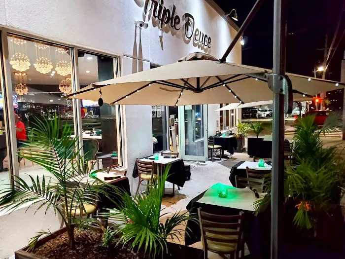 Triple Deuce Restaurant & Grill Picture 8