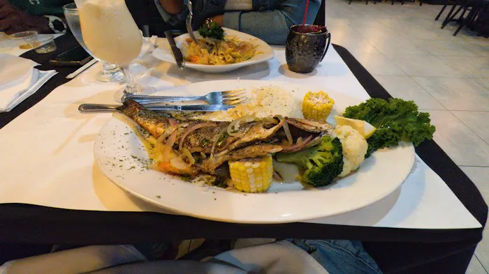 Triple Deuce Restaurant & Grill Picture 7
