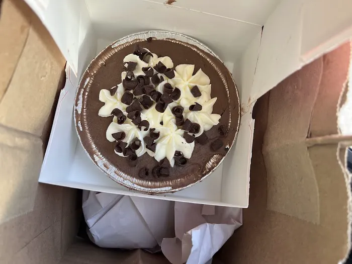 Crumbl - Bay Plaza Picture 9