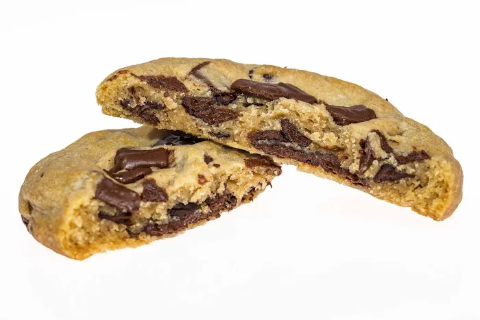 Crumbl - Bay Plaza Picture 8