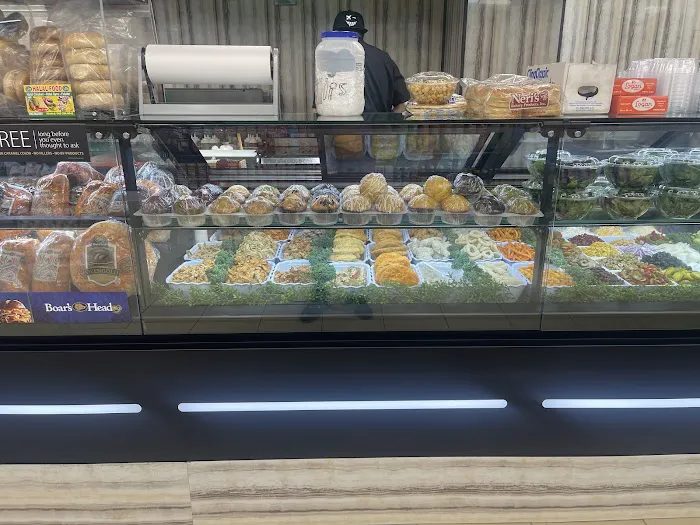 Munchies Deli Picture 2