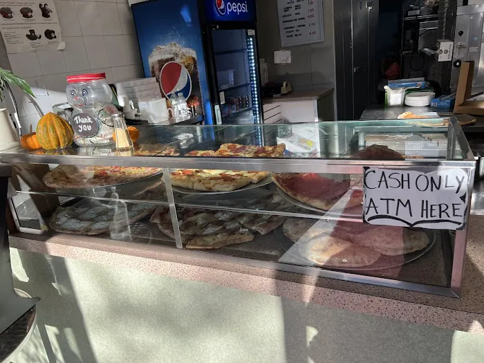 4 Corners Pizzeria Picture 1