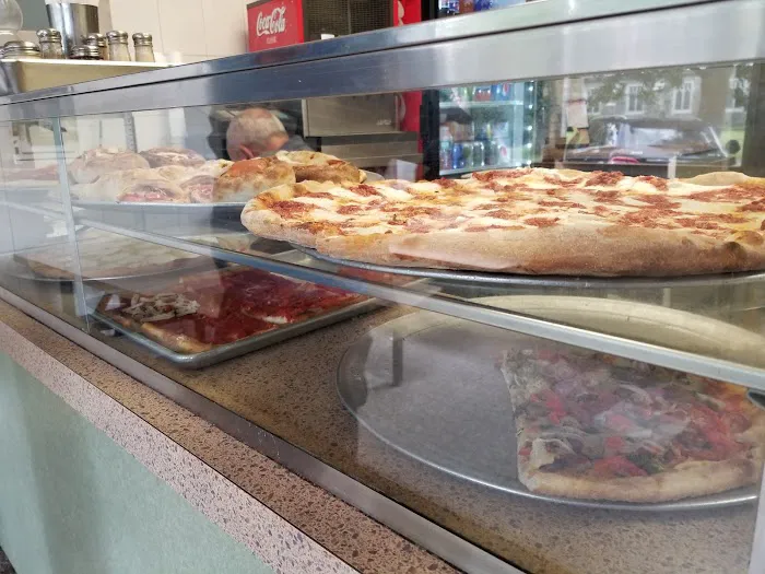 4 Corners Pizzeria Picture 9