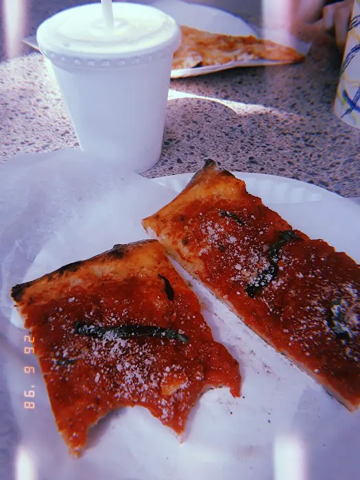 4 Corners Pizzeria Picture 10