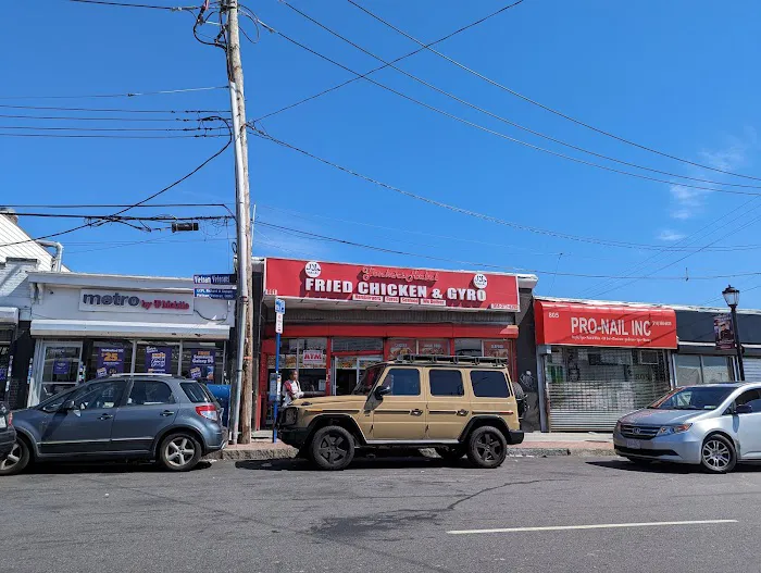 Yonkers Halal Fried Chicken & Gyro Picture 10