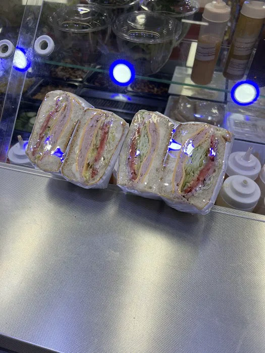 Columbus & Elliot express deli Picture 7