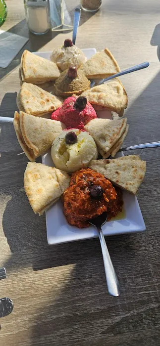 Tzatziki Greek Grill Picture 7