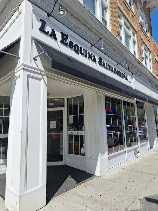 La Esquina Salvadoreña Restaurant Bar Picture 5