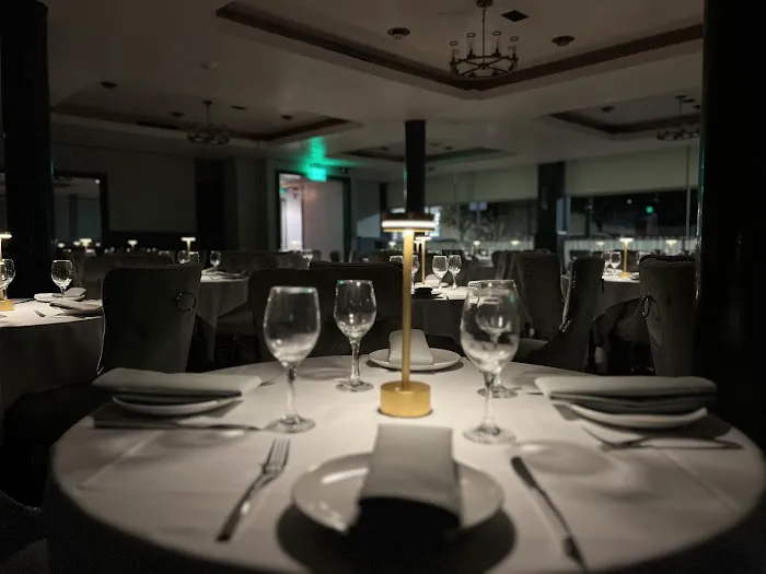 Scratch Bar Grill & Lounge Picture 1