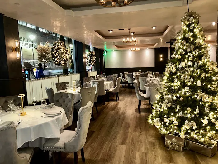Scratch Bar Grill & Lounge Picture 3