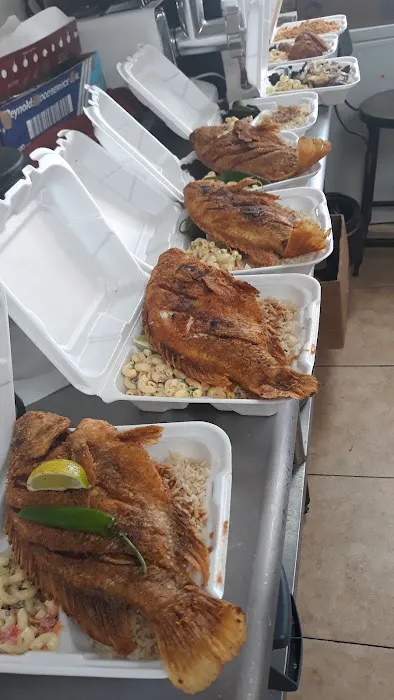 El Quetzal Deli & Grocery Picture 1