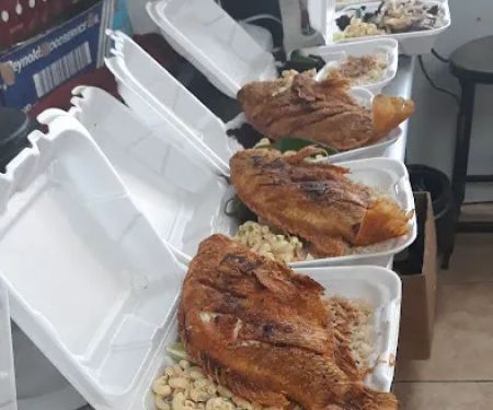 El Quetzal Deli & Grocery