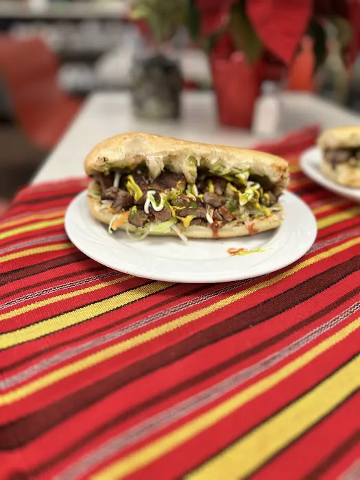 El Quetzal Deli & Grocery Picture 8