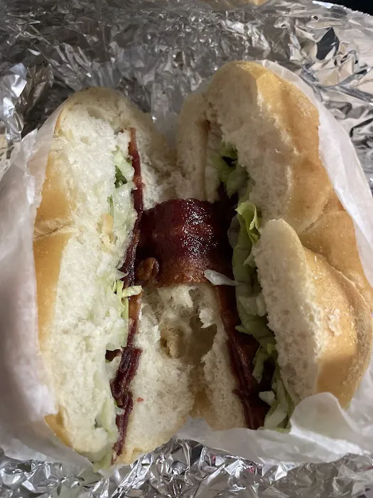 Lincoln Gourmet Deli Picture 1