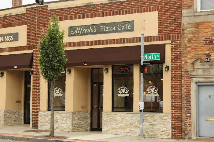 Alfredo's Pizza Cafe Picture 1