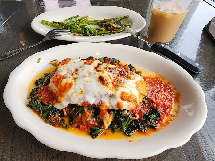 Lunello Restaurant Picture 7