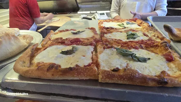 Dom & Vinnies Restaurant Picture 3