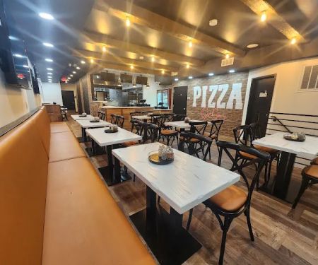 Singa's Famous Pizza & Grill Restaurant