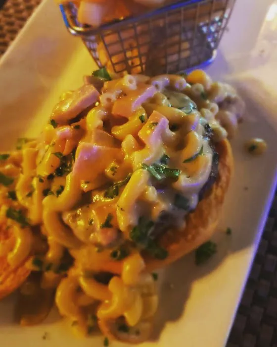 Tara Bar & Grill Picture 4