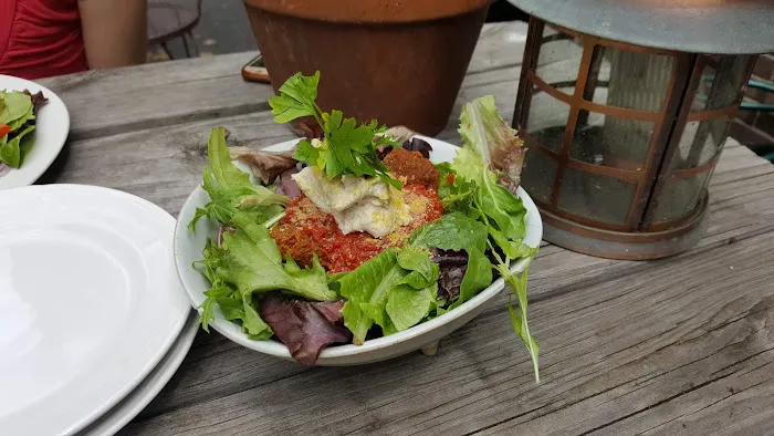 Roots Café Picture 2